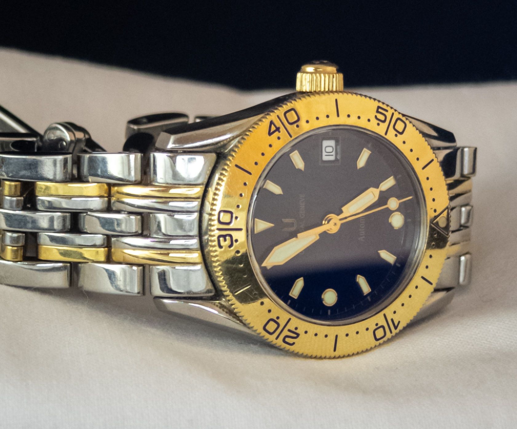 Дамски часовник Universal Genève Automatic