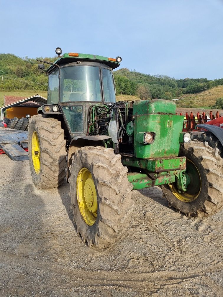 Dezmembram tractor John Deere 4240