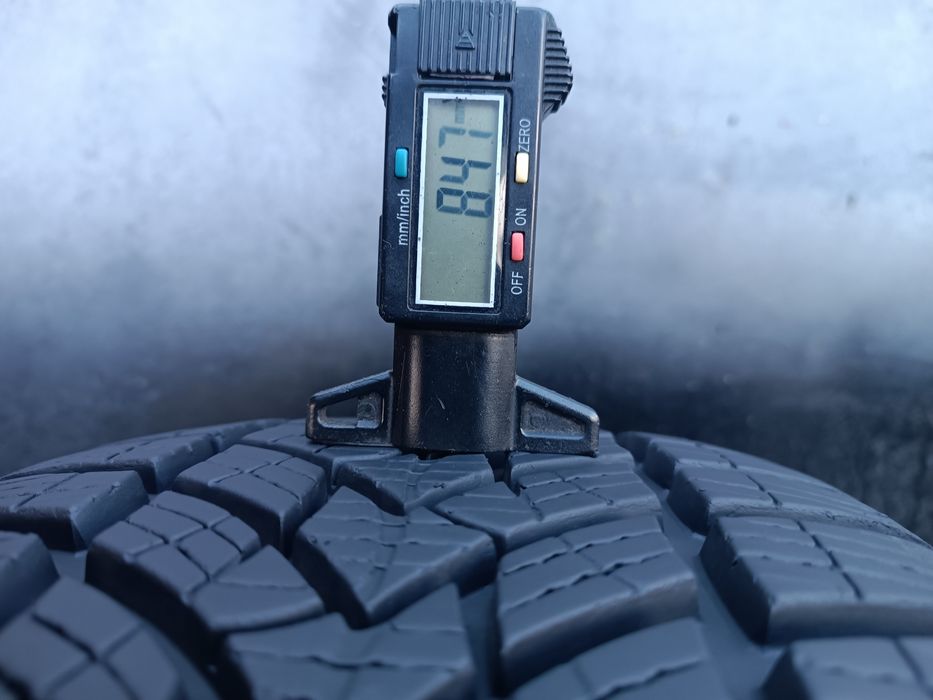 215/50/17 Voyager Дот 2822