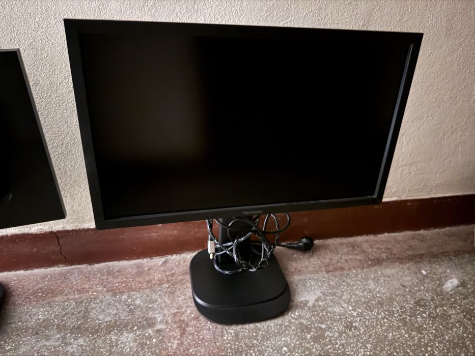 Monitor LED ViewSonic 24”, Full HD, VGA, HDMI, Display Port, USB
