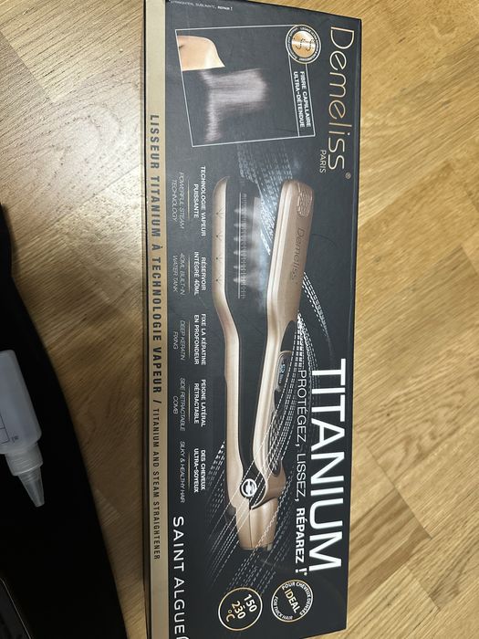 Placa pentru indreptarea parului Demeliss Titanium 3918,