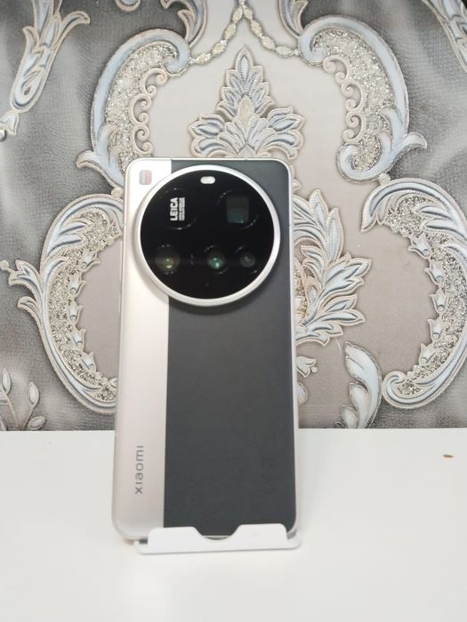 Xiaomi 15 ultra с небольшим дефектом