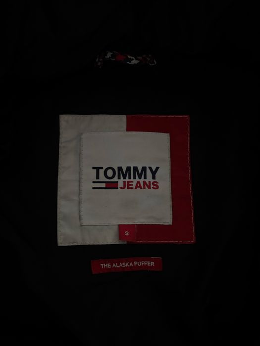 Geaca de iarna Tommy Jeans Neagra