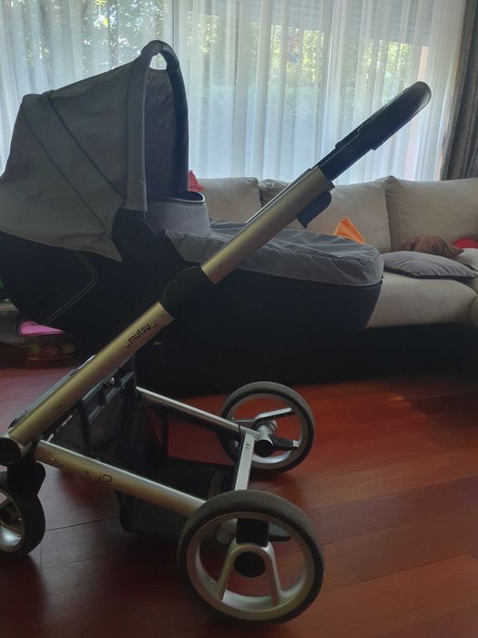 Продавам бебешки колички