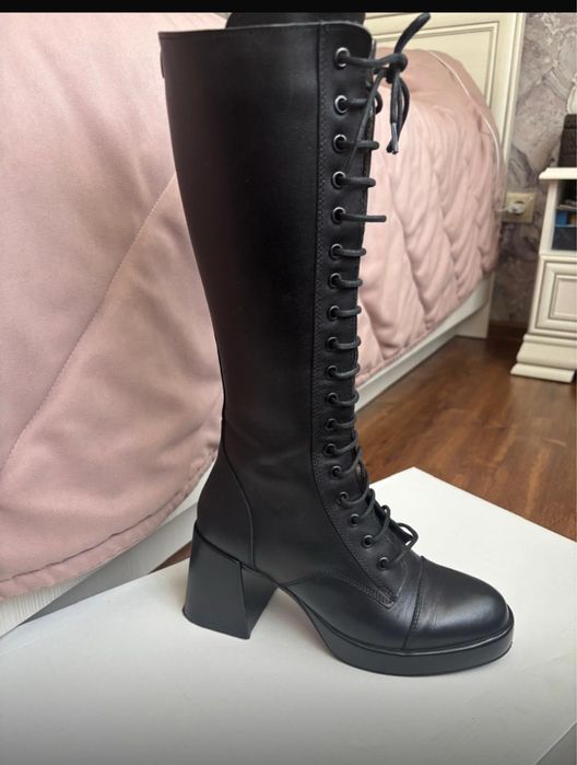 Женская демисезонные сапоги на шнурках и сапоги из натуральной кожи