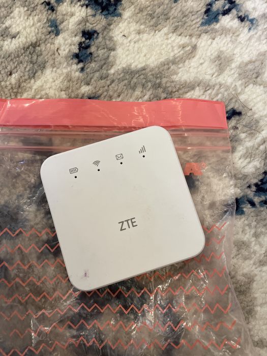 Портативный WiFi роутер ZTE