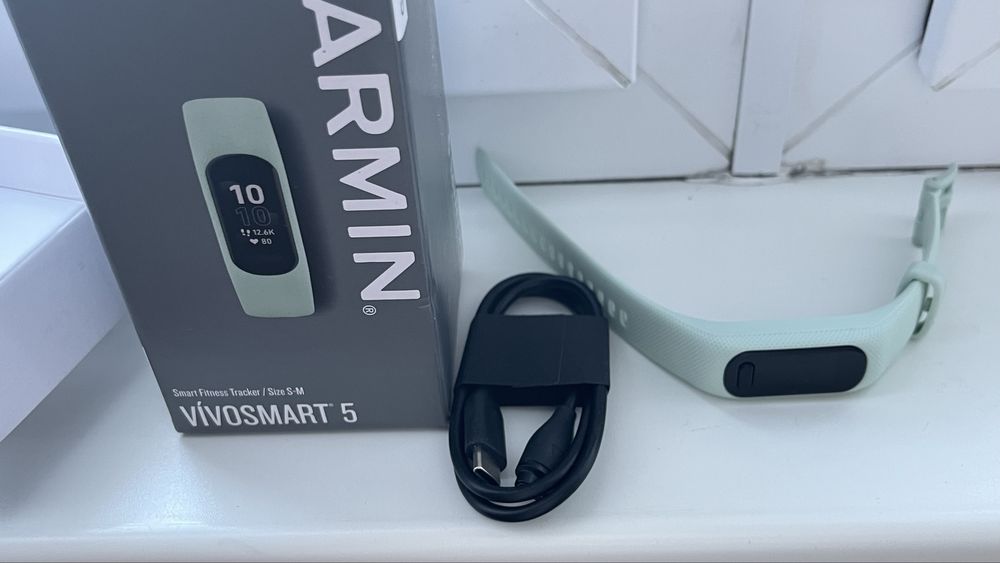 Часы трекер GARMIN vivosmart 5 почти новые, в орбита2