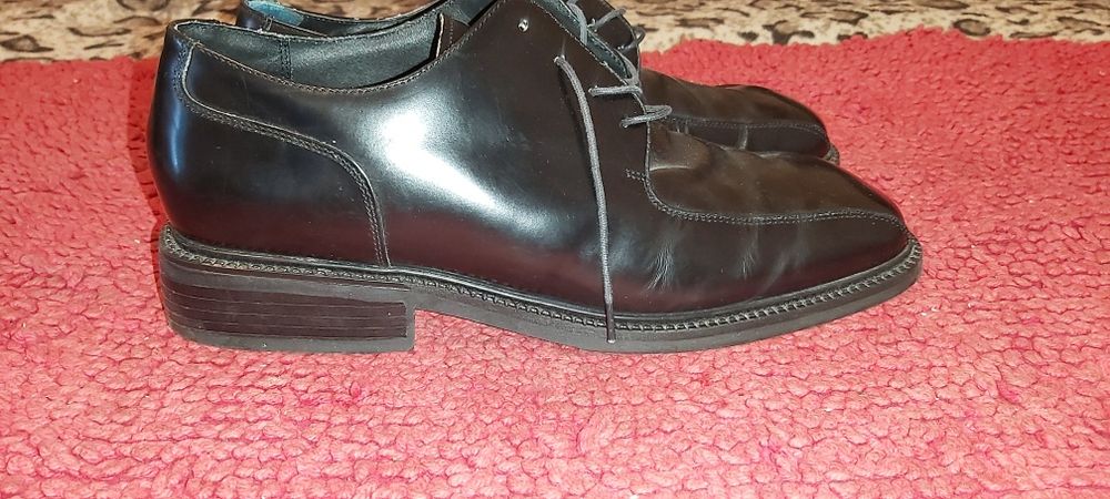 De vânzare pantofi bărbați eleganți măr.45 piele naturală Negri