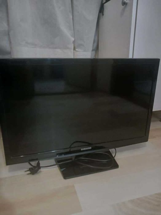 Televizor LED Samsung, 61 cm, HD - STARE EXCELENTĂ