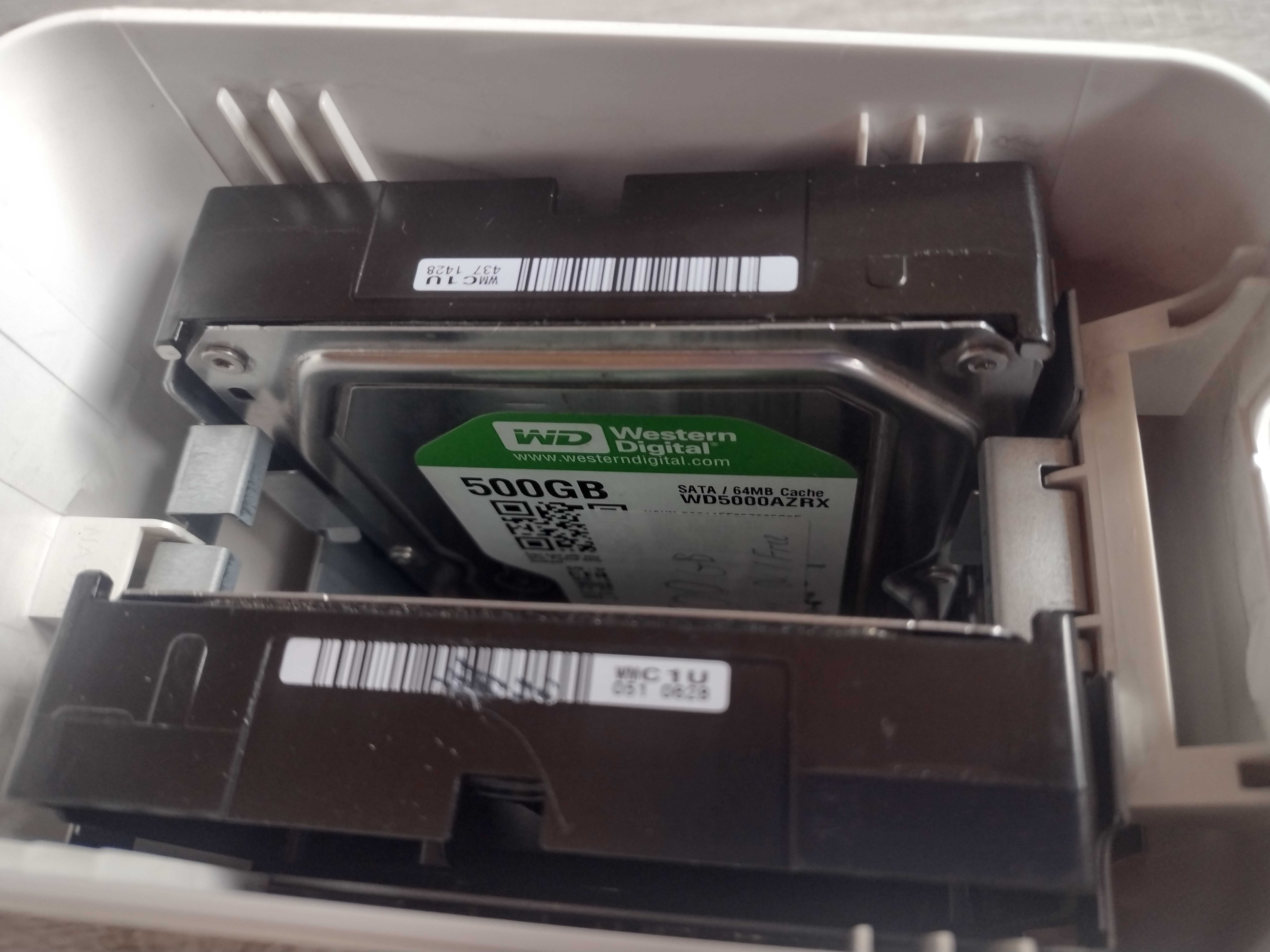 NAS D-link DNS-327L с 2 х 500GB HDD
