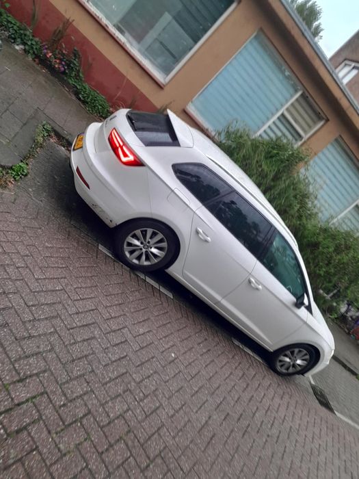 Seat leon 2018 Г.1000 кубика