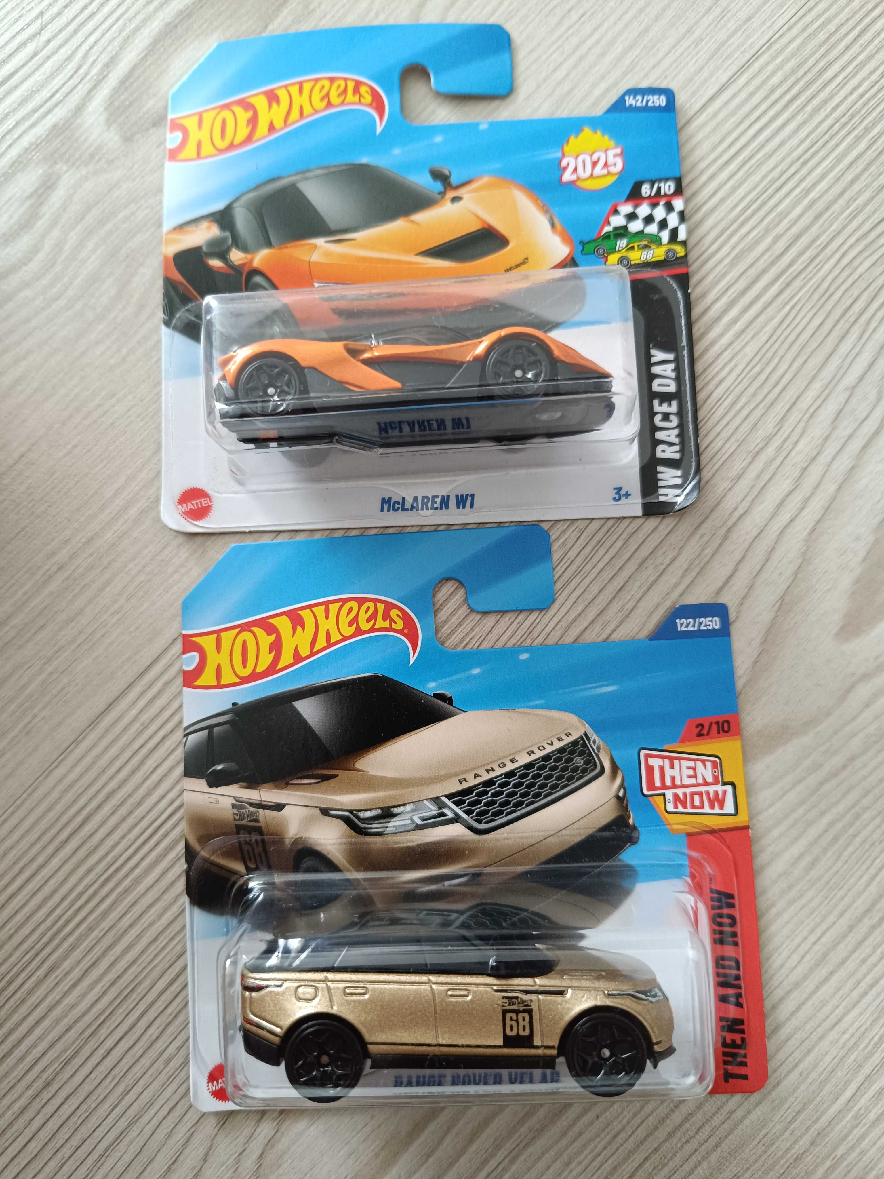 Vand 10 machete Hot Wheels la pretul de 90 de lei