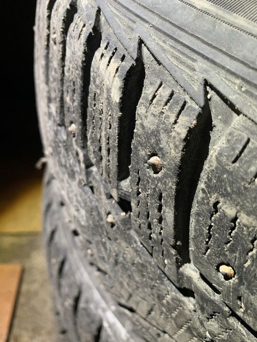 Шины зимние,шипованные «NEXEN”, 215/55 R17