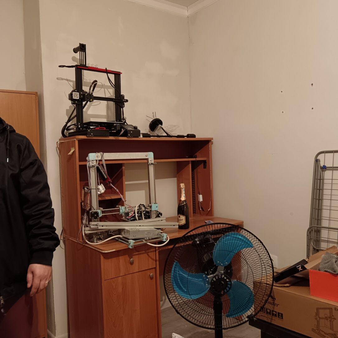 Продам шкафы, компьютерный столик