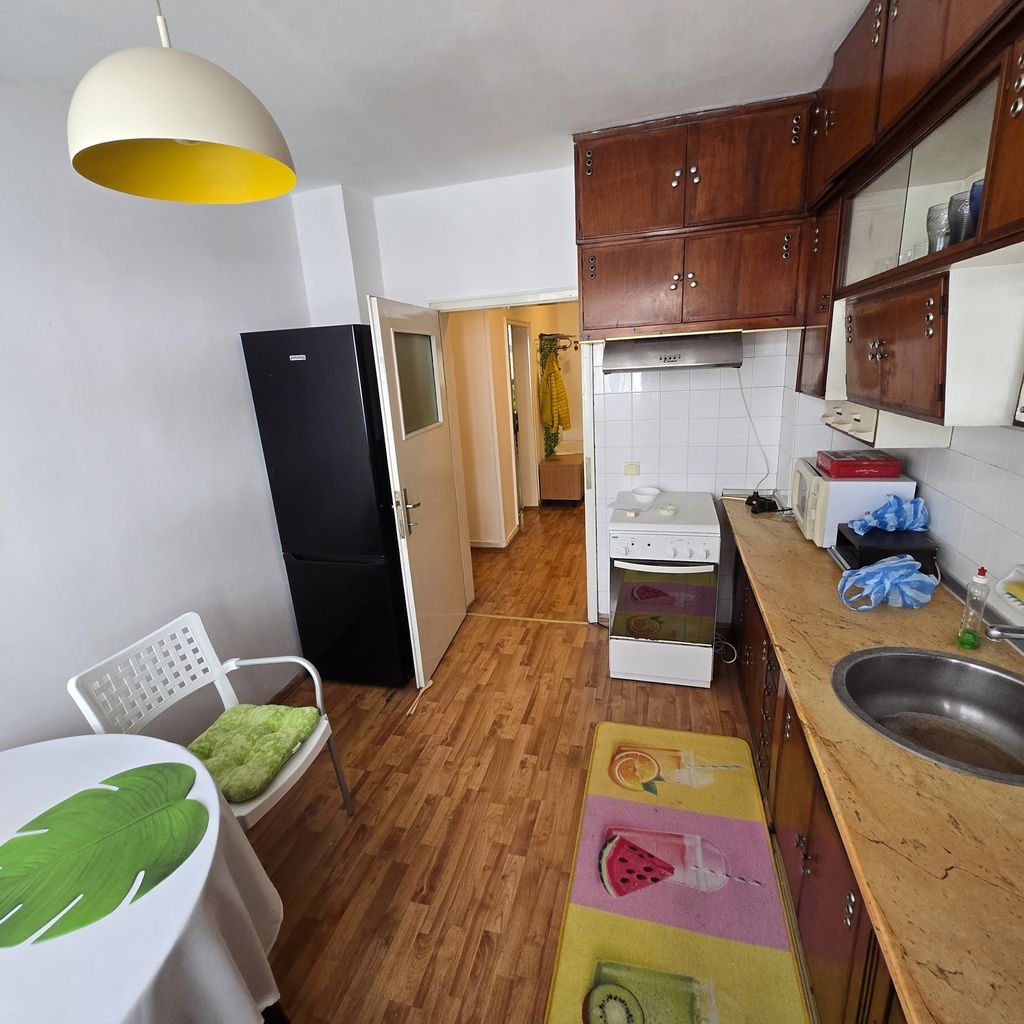 Продава се Четиристаен апартамент в Плевен, Идеален център - 120 кв.м за 1417 €/кв.м - Снимка #3