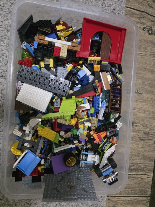 Vând lot de piese lego