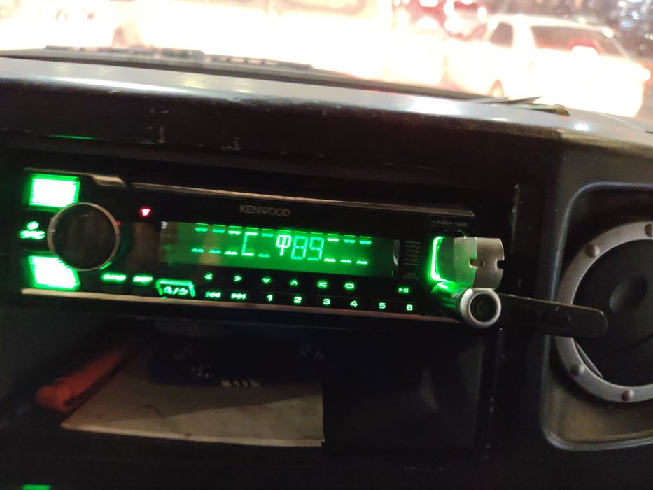 Продам магнитолу Kenwood