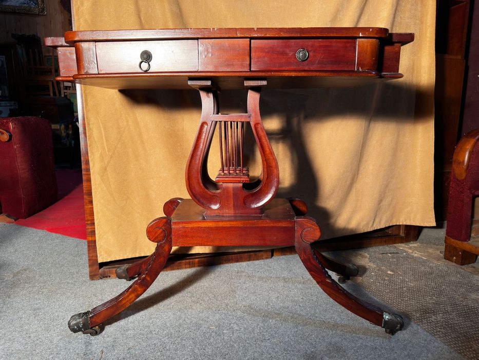 Măsuță***consola***veche**"lira