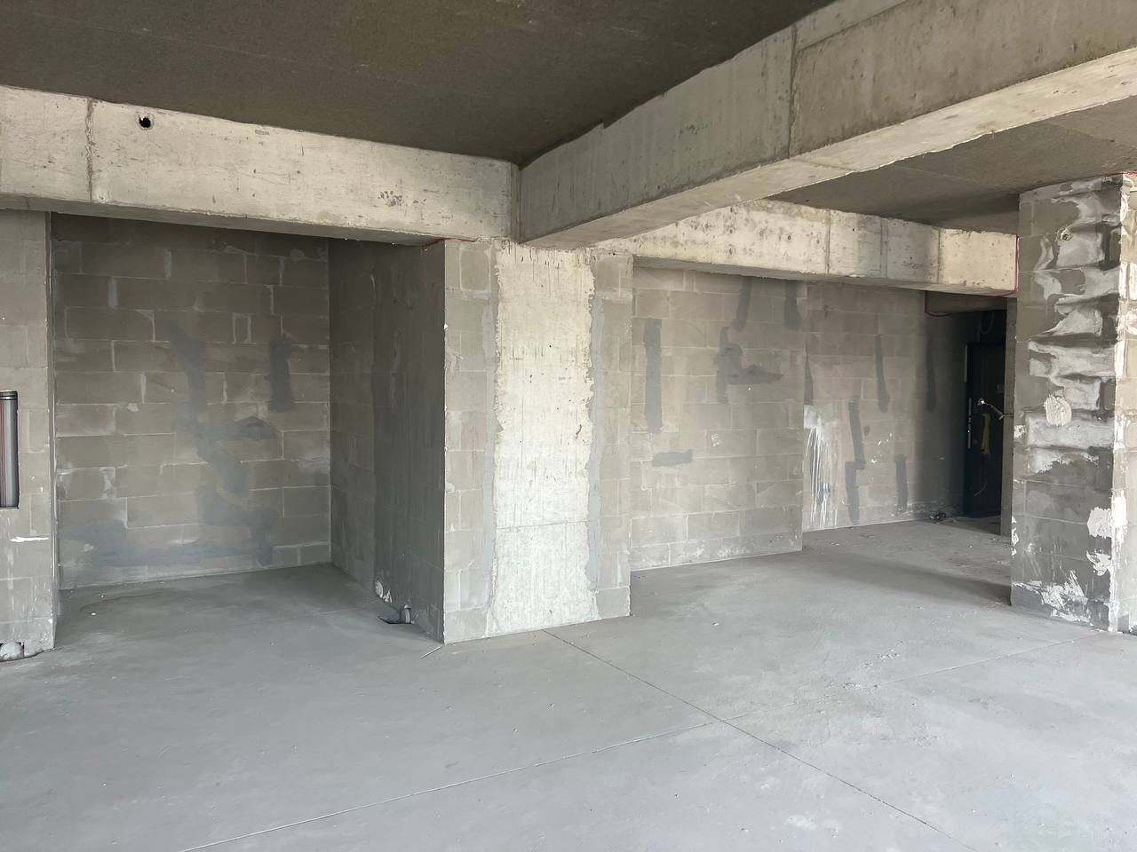 Akay City Продается 4 комнатная коробка ул.К.Ниязова Мирзо-Улугбек