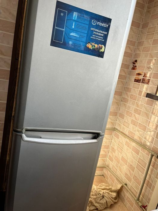 Холодильник б/у indesit