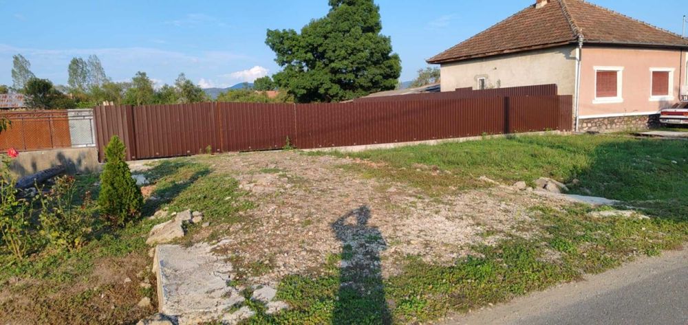 De vânzare teren intravilan