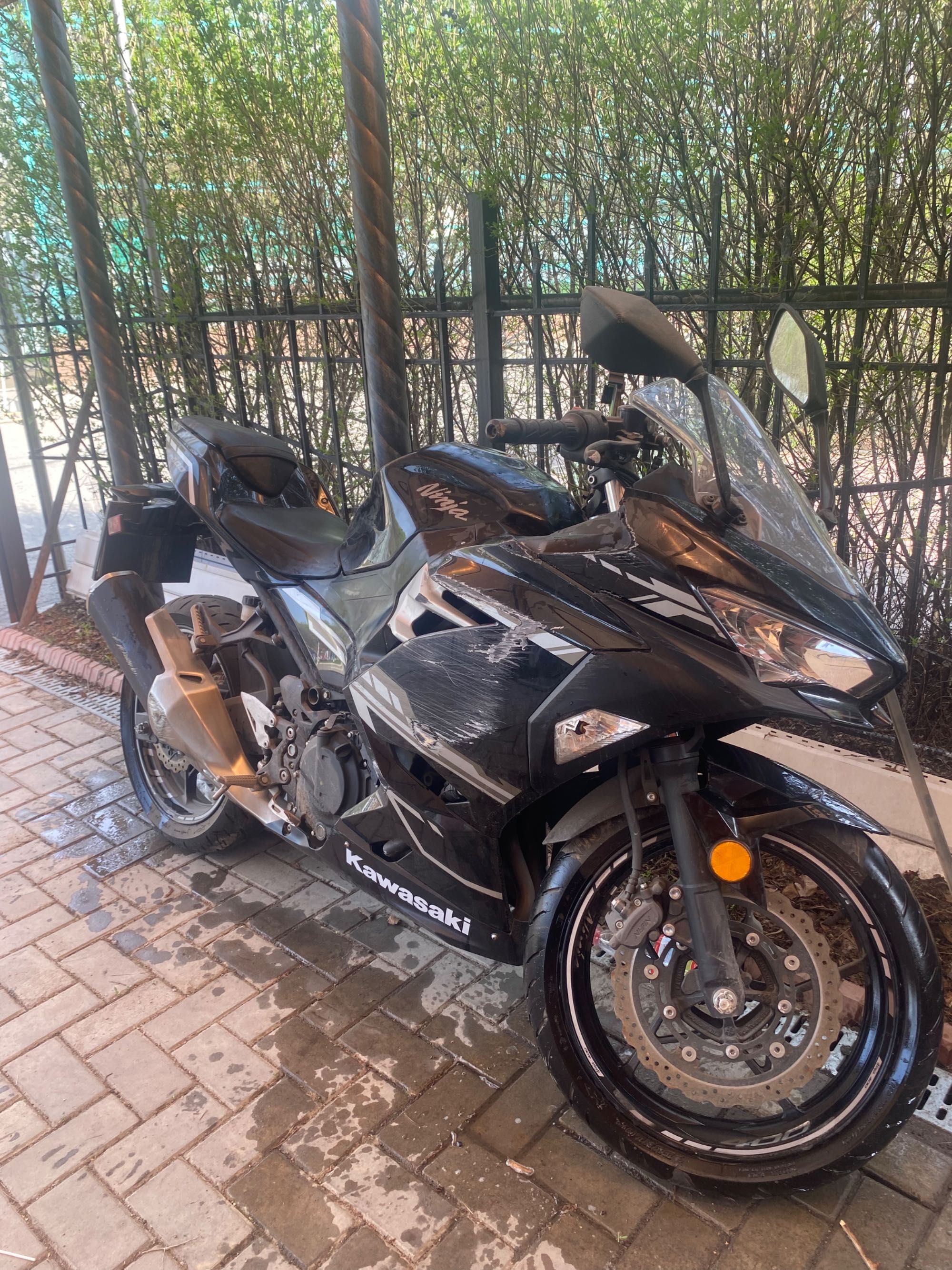 Мотоцикл Kawasaki ninja 400
