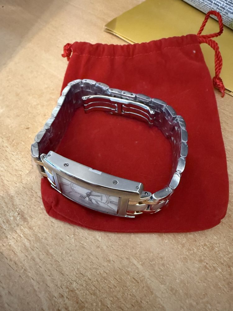 Часовник cartier