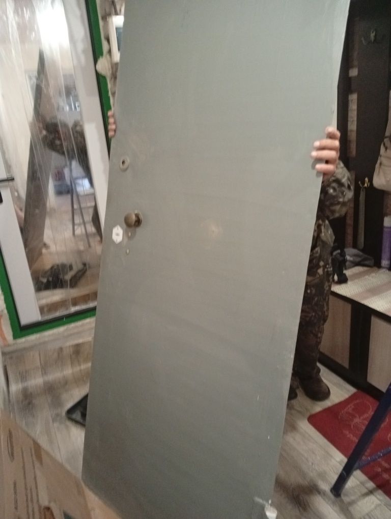 Продам дверь железную