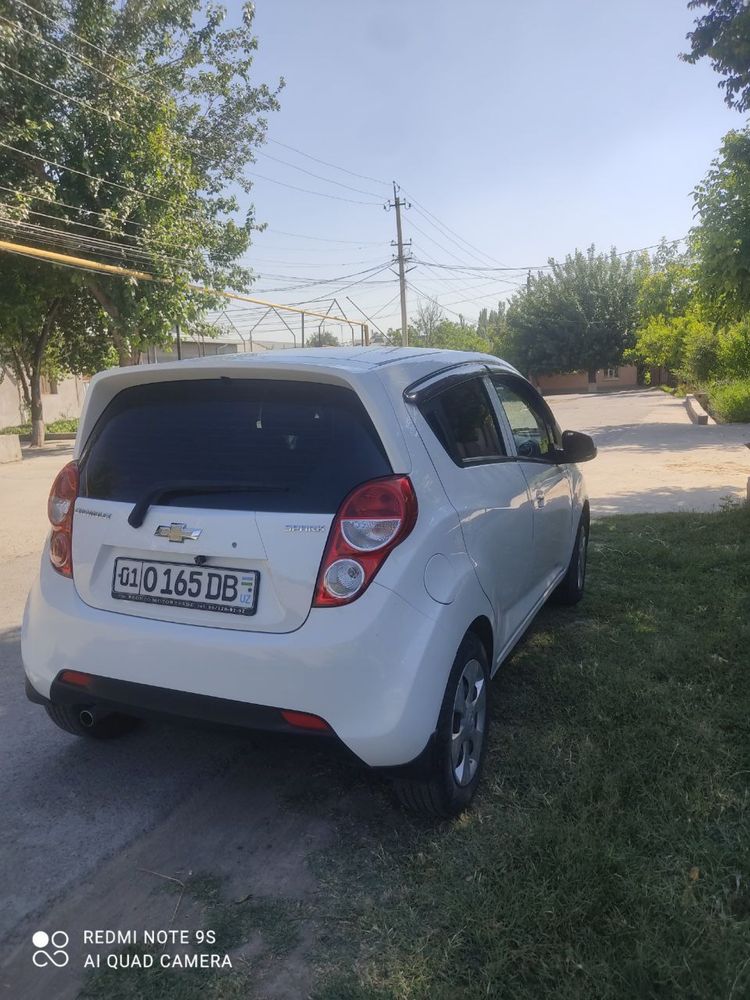 Spark Evro sotiladi rangi oq GAZi bor