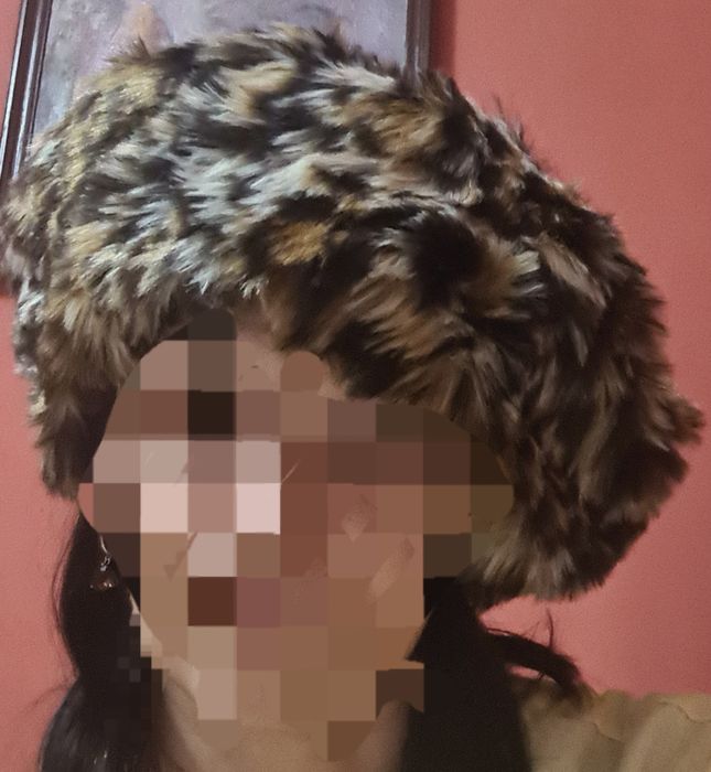 Дамска зимна шапка