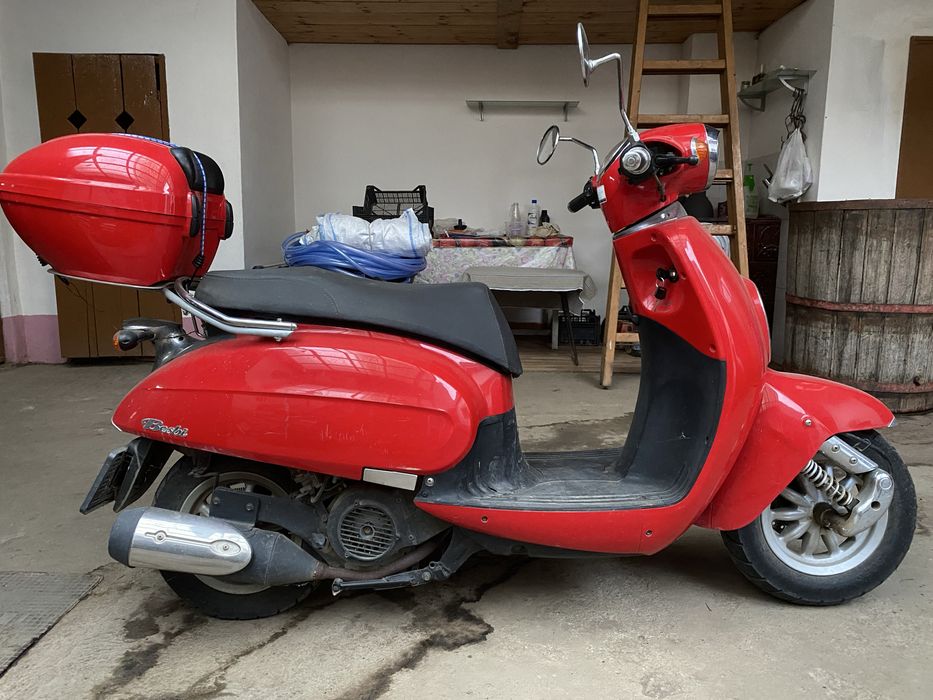 Vând scuter Daelim 125cmc