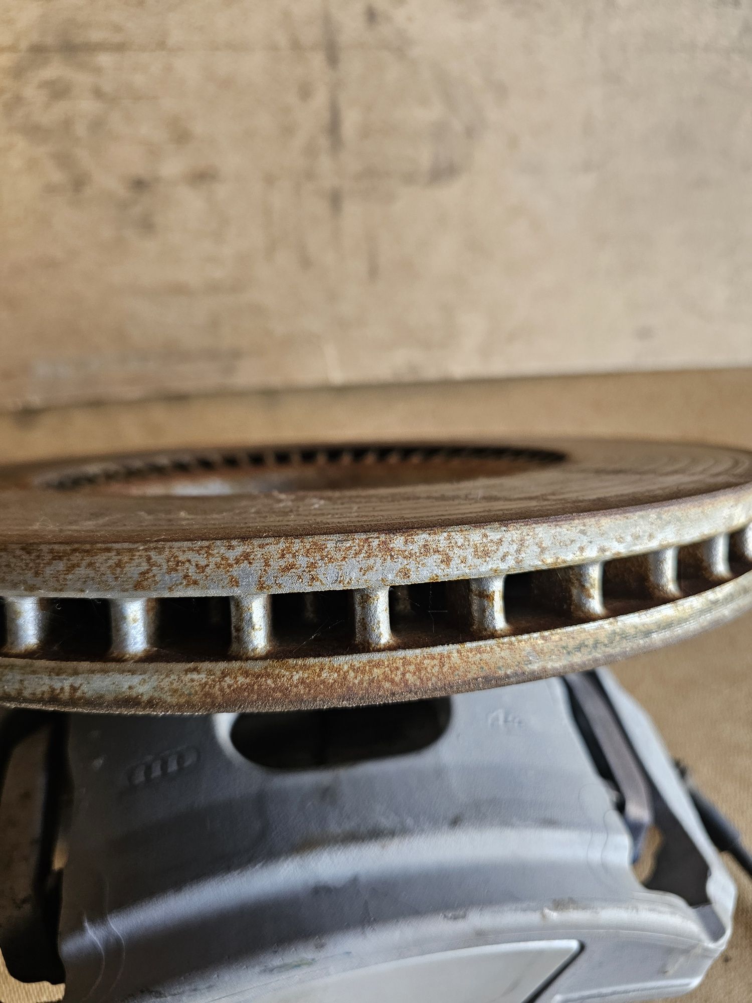 Etrier Față stanga,cu disc de frânare, pentru Audi A6 4G 2012-2017