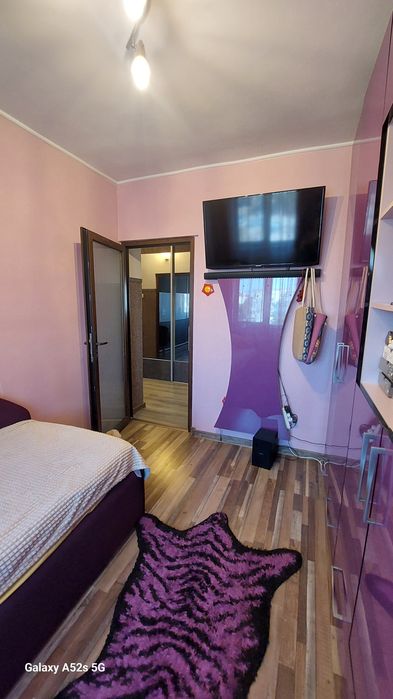 Apartament 4 camere-de vânzare - proprietar
