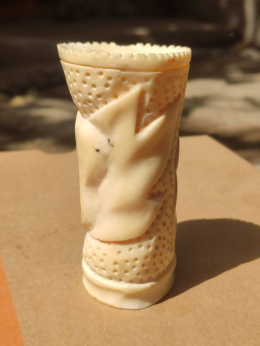 Статуэтка слоновая кость