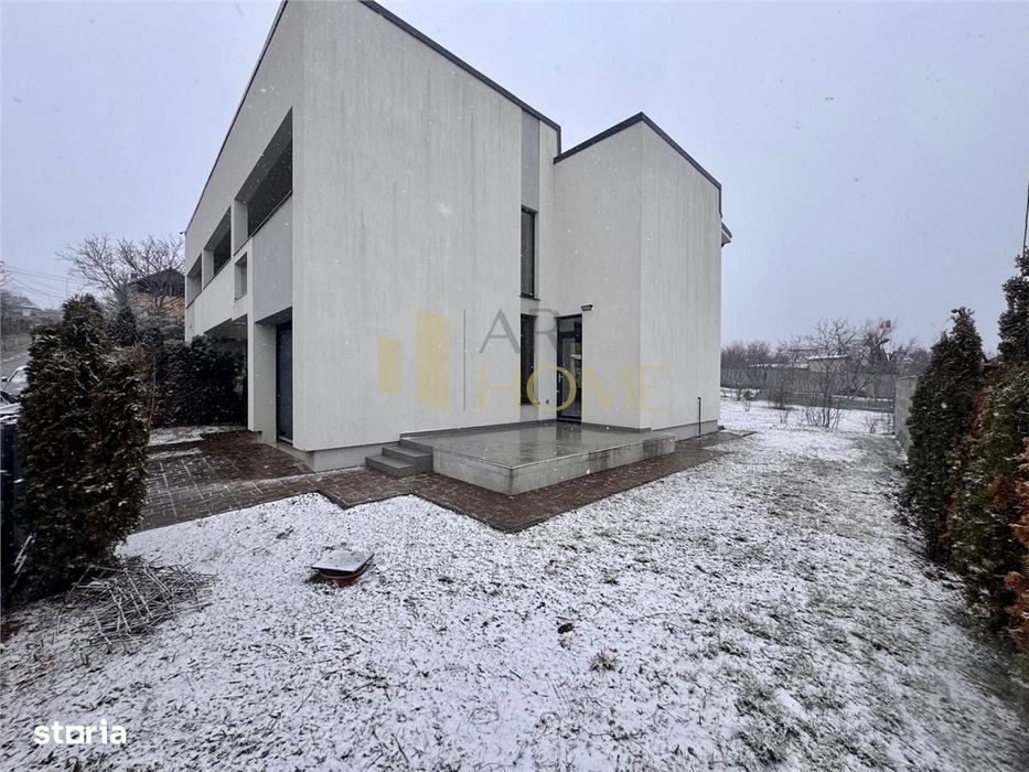 Vanzare casa 4 camere plus garaj, in Paulesti, zona cu priveliste la p