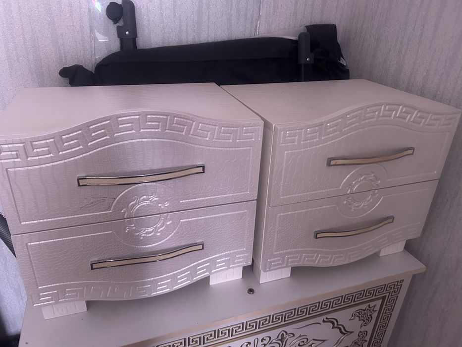 Продается спальный гарнитур