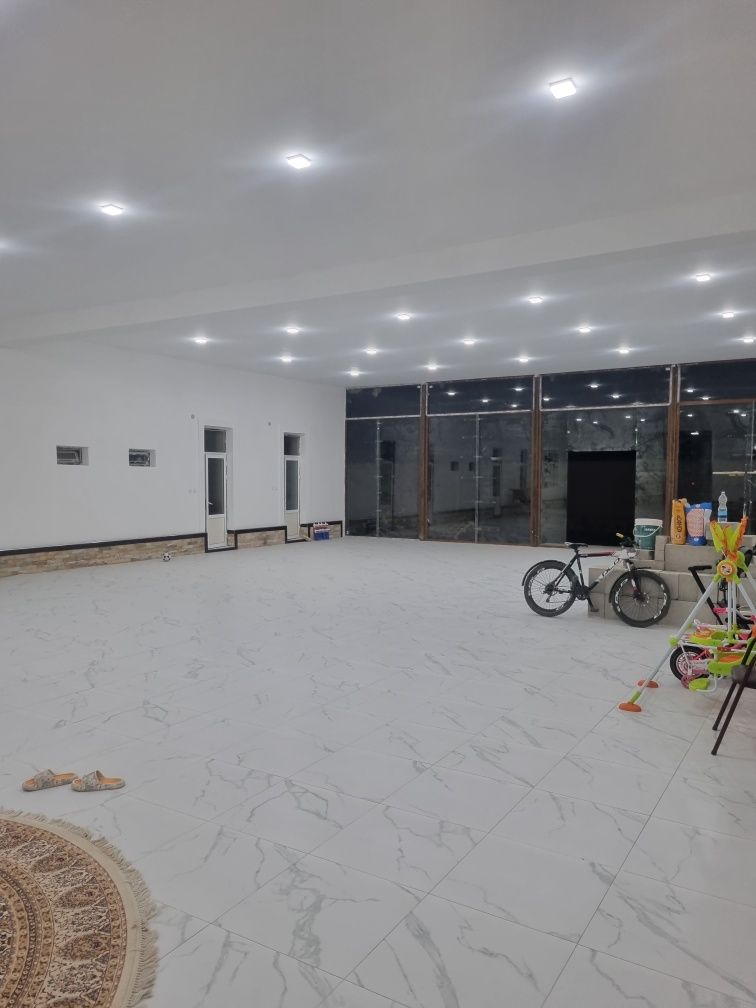 Bulungur markazida Uzbekiston kochada 400m2 joy ijaraga beriladi