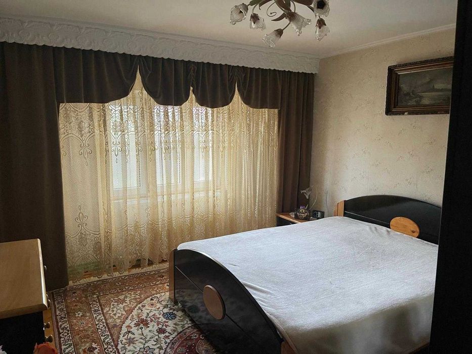 Apartament 4 camere, 104 mp, etaj 1, cu parcare și centrală proprie