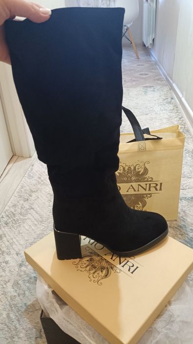 Женская обувь. Зимние сапоги.