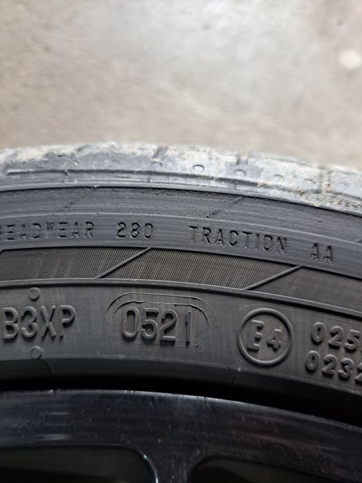 255/40/18 летни гуми дот21