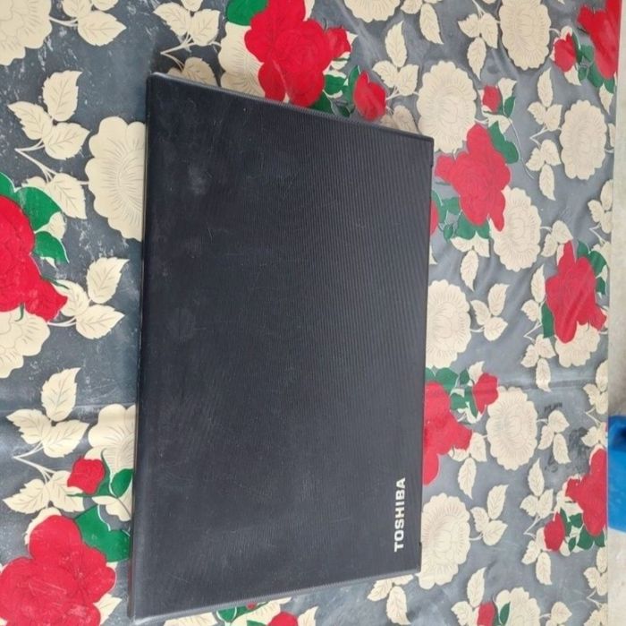 Laptop Toshiba Satelite i5