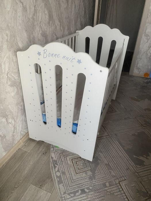 Продам детскую кроваткуЗ
