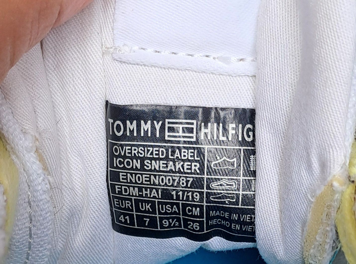 Adidași Tommy Hilfiger,nr 41,originali