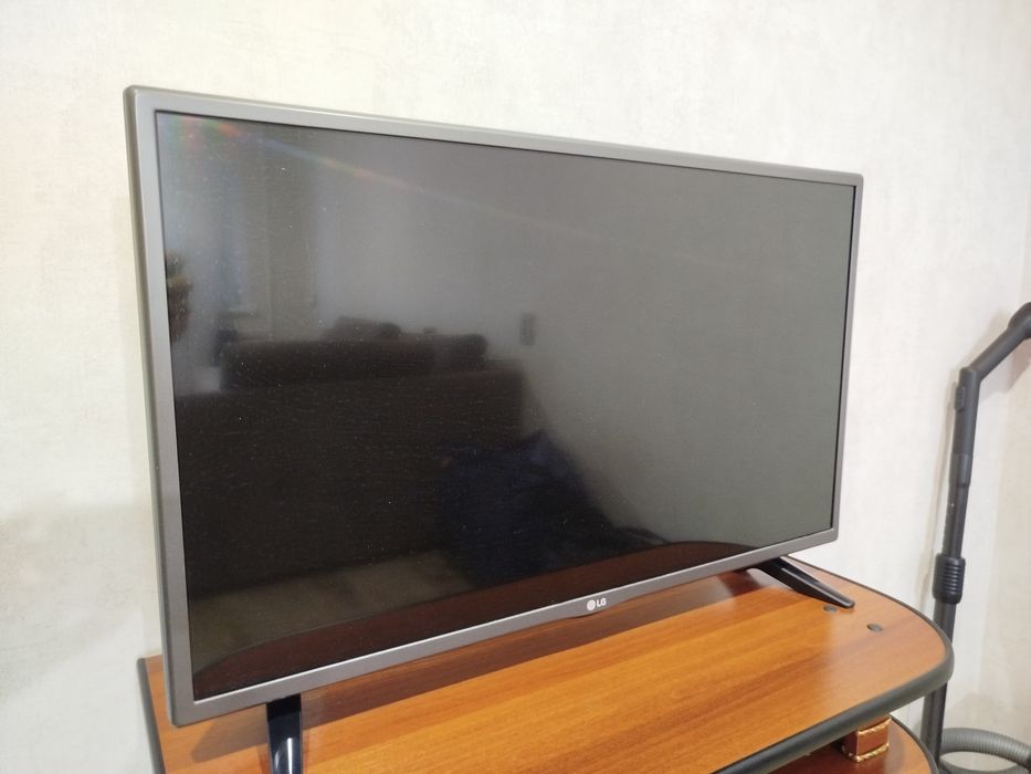 Телевизор LG 32"(81 см), не Smart. в отличном состоянии
