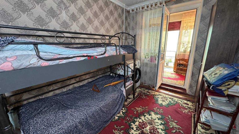 Заканал  28-мактаб 1 қаватда 2 хонали квартира сотилади. ID: 1455