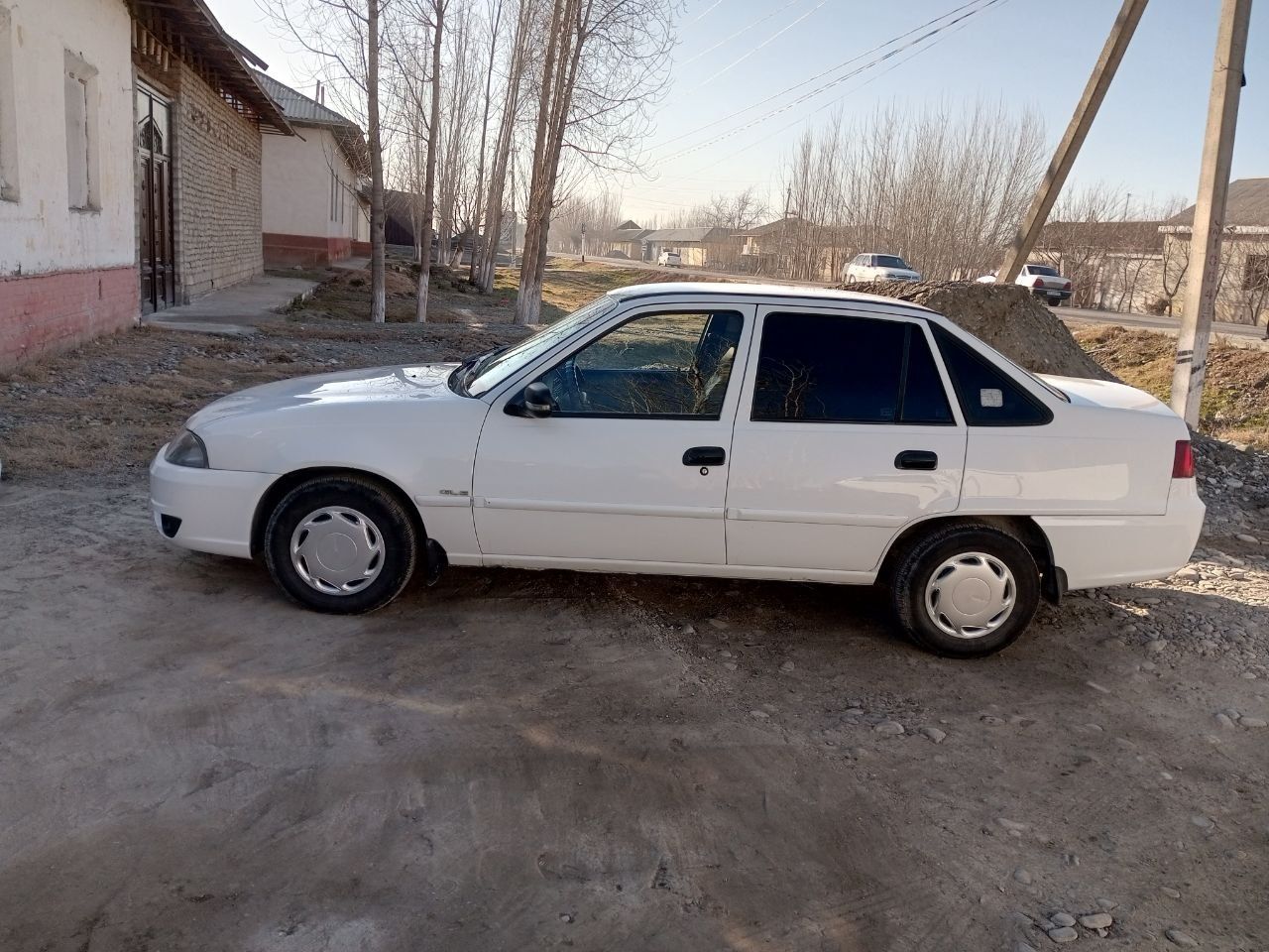 Nexia 2 yaxshi holatda