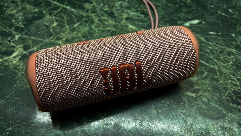 JBL Flip 6, оригинал почти новая