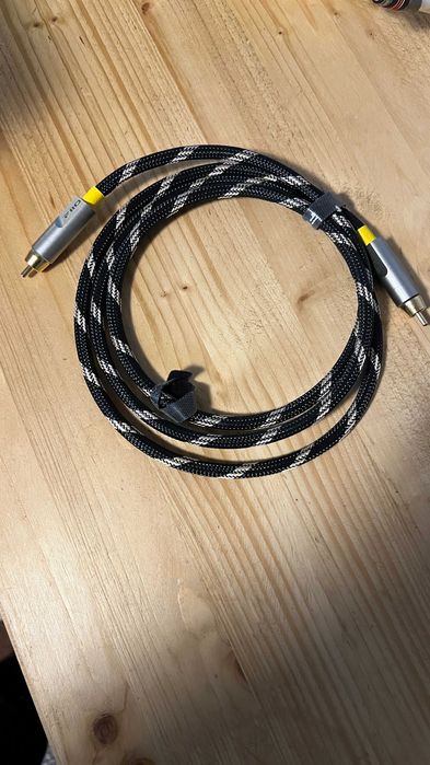 Hegel H80 – amplificator integrat cu DAC incorporat, telecomanda