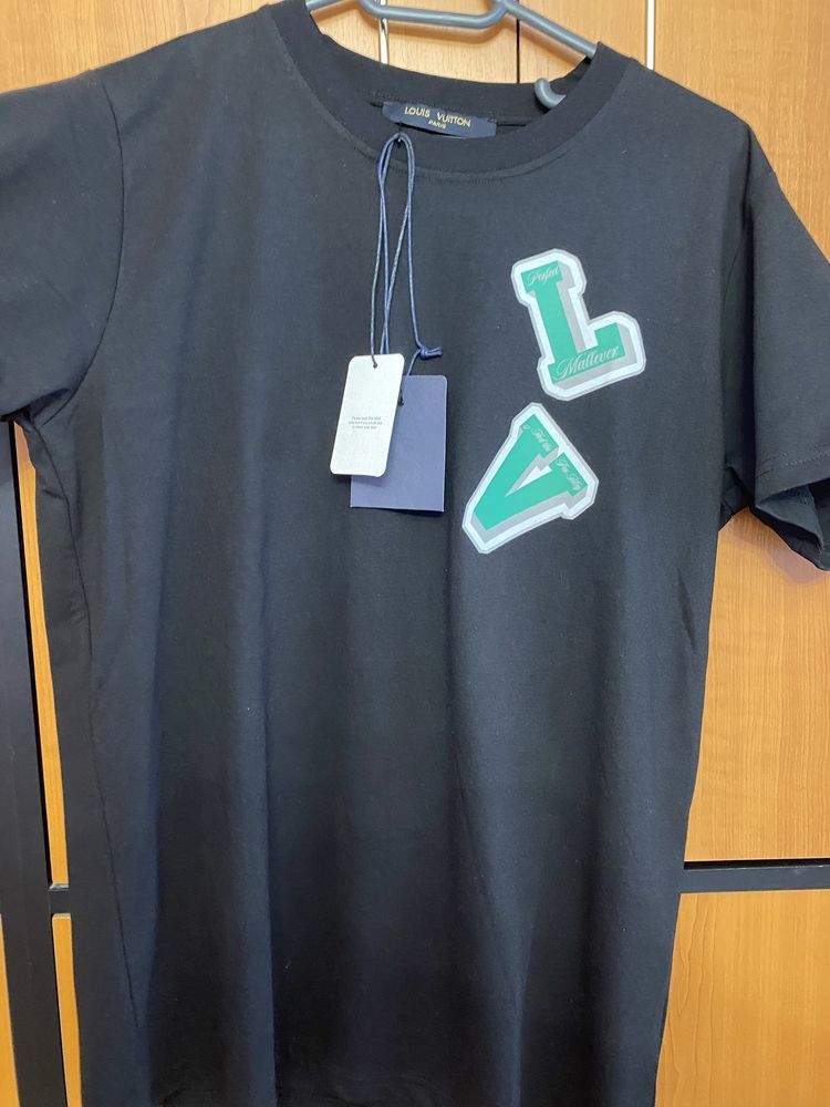 Tricou Louis Vuitton marimea L nou