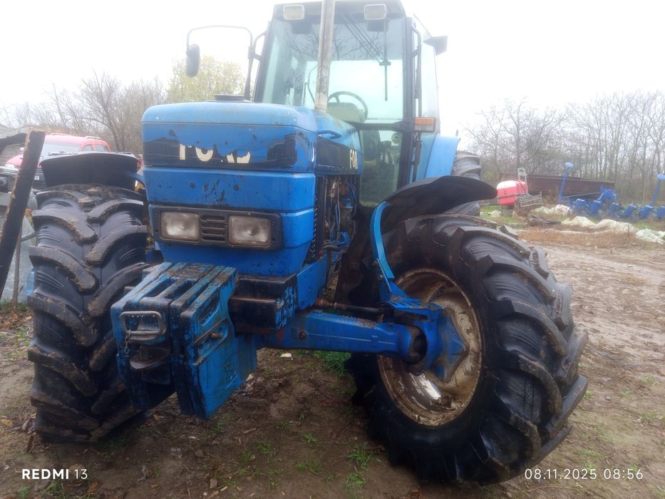Tractor Ford 8240